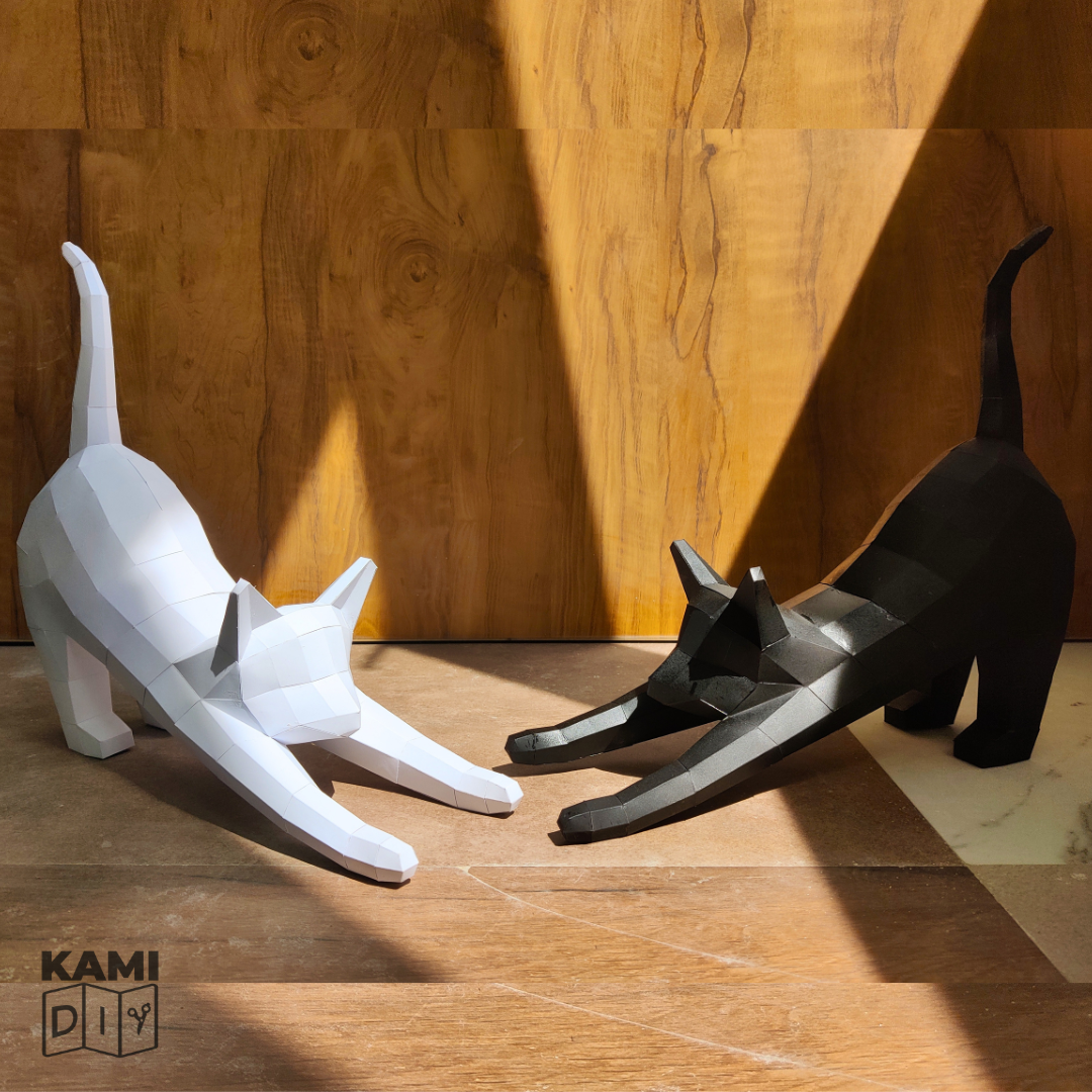 Premium Stretching Cat Papercraft